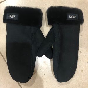 Women’s Ugg mittens